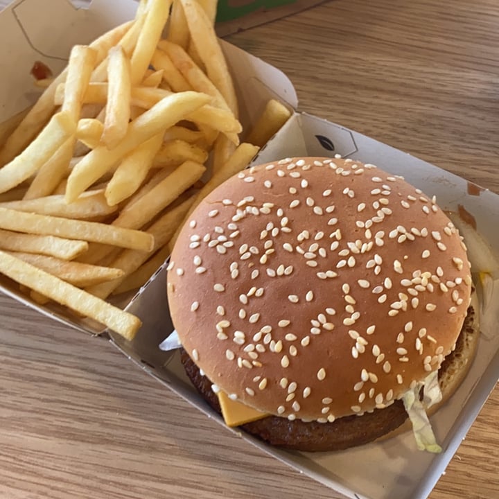 review photo of McDonald's McPlant shared by @thediabeticvegan on 07 Jan 2022 - review