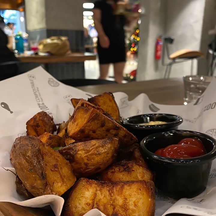 review photo of Genius Central Singapore Potato Chunks shared by @aarontorres on 05 Dec 2020 - review