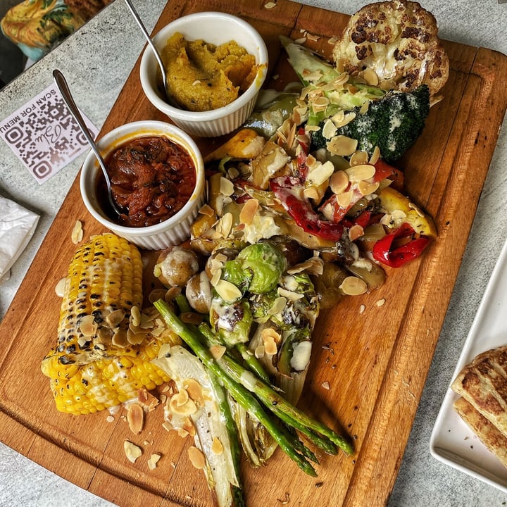 photo of Blu Kouzina Vegetarian Platter shared by @angiecwakefield on  06 Sep 2020 - review