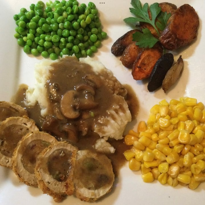 review photo of Gardein Turk'y Roast shared by @schmoozequeen on 08 Dec 2022 - review