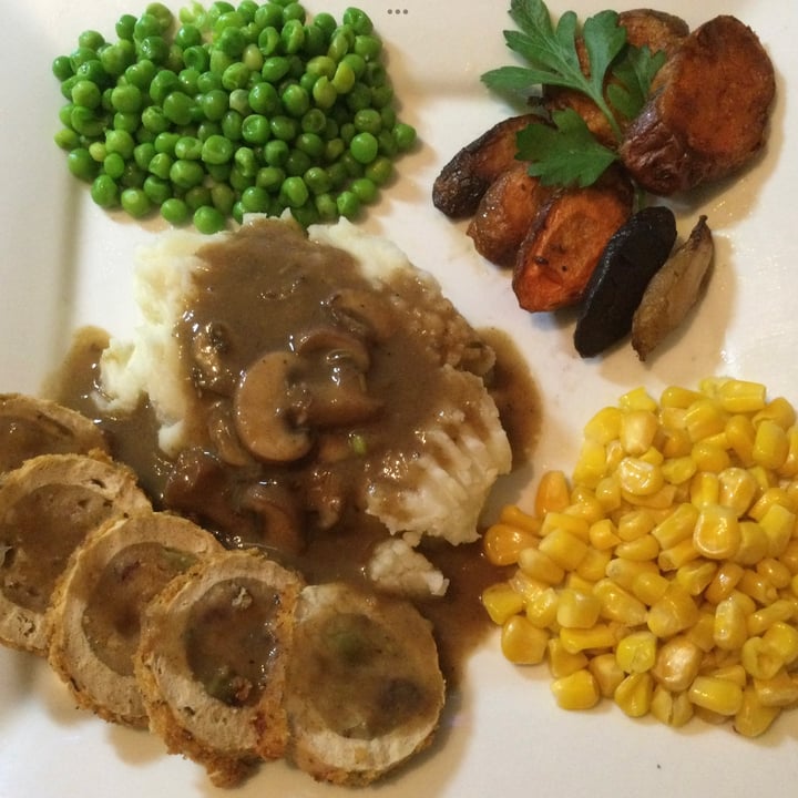 photo of Gardein Turk'y Roast shared by @schmoozequeen on  08 Dec 2022 - review