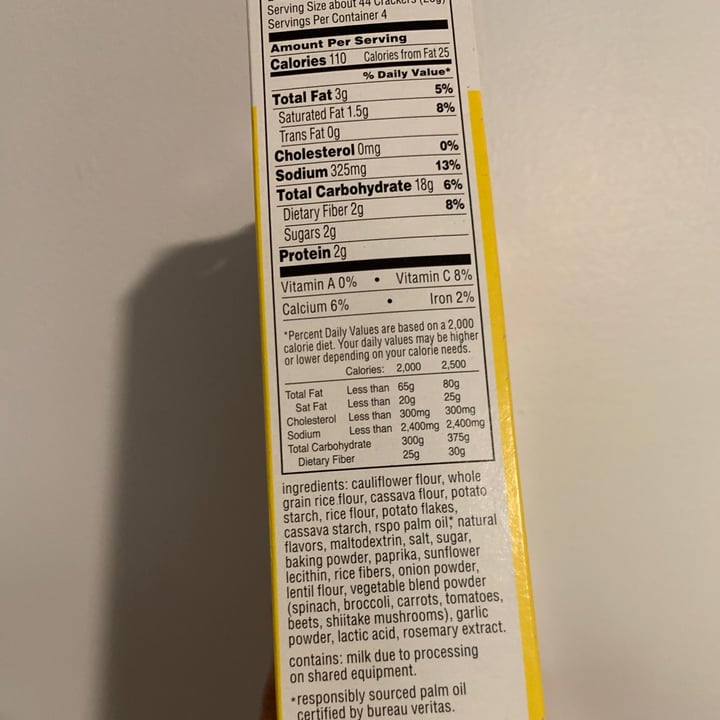 photo of Real Food From The Ground Up Cauliflower Crackers Cheddar Flavor shared by @angelicabiancaa on  12 Jan 2021 - review