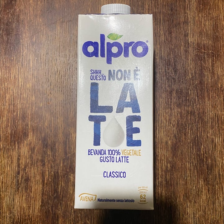 photo of Alpro This is Not Milk Classic Questo Non è Late Classico shared by @zweiisamkeit on  18 Nov 2022 - review
