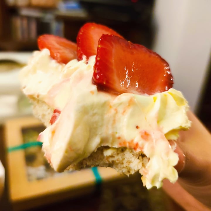 review photo of Vegustibus Cestino di frolla con crema Chantilly e Fragole shared by @carlottadottori1 on 14 Apr 2022 - review