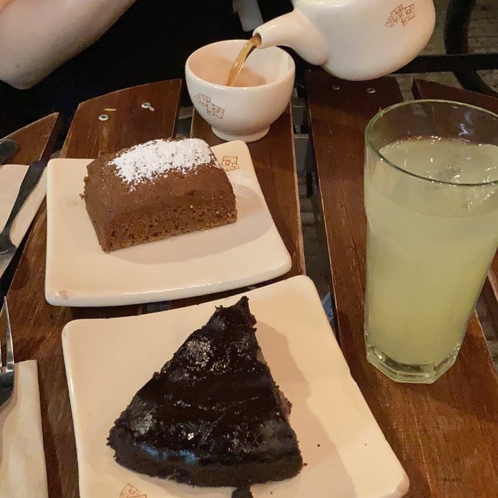 photo of Le Pain Quotidien Budin de Zanahoria Y Torta De Cacao shared by @notdeku on  23 Sep 2021 - review