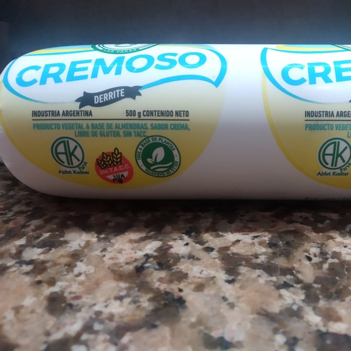 review photo of Felices Las Vacas Queso Cremoso en Cilindro shared by @veganmau on 31 Oct 2021 - review