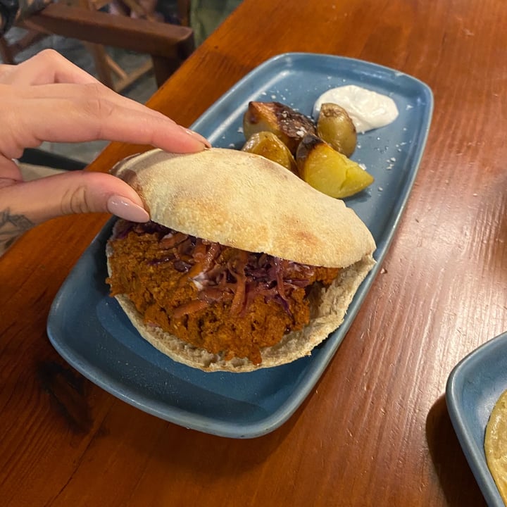 photo of Blu Bar Pulled pork goes happy shared by @juliprisma on  28 Aug 2022 - review