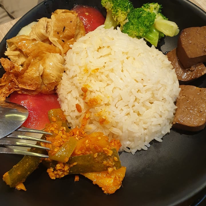photo of Greendot Bedok Mall Crispy Sesame Beancurd Skin Rice shared by @j1ngy1 on  24 Jun 2020 - review