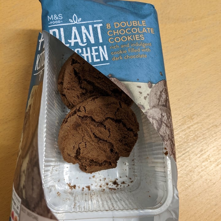 photo of Plant Kitchen (M&S) 8 Double Chocolate Cookies shared by @mylittlebit on  09 Dec 2022 - review
