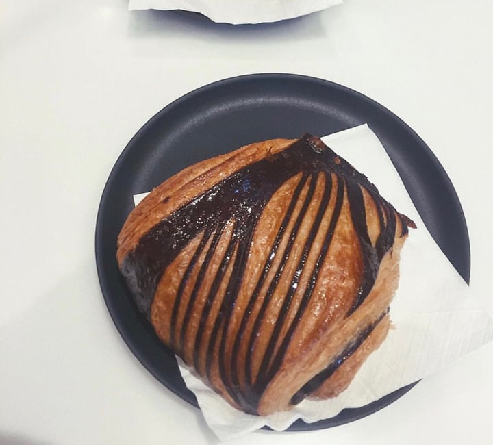 photo of Weirdoughs (Temporarily Closed) Chocolate Croissant shared by @katelyndsilva on  05 Aug 2019 - review