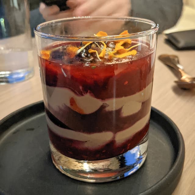 菜肴“Forest Berry Parfait”的照片