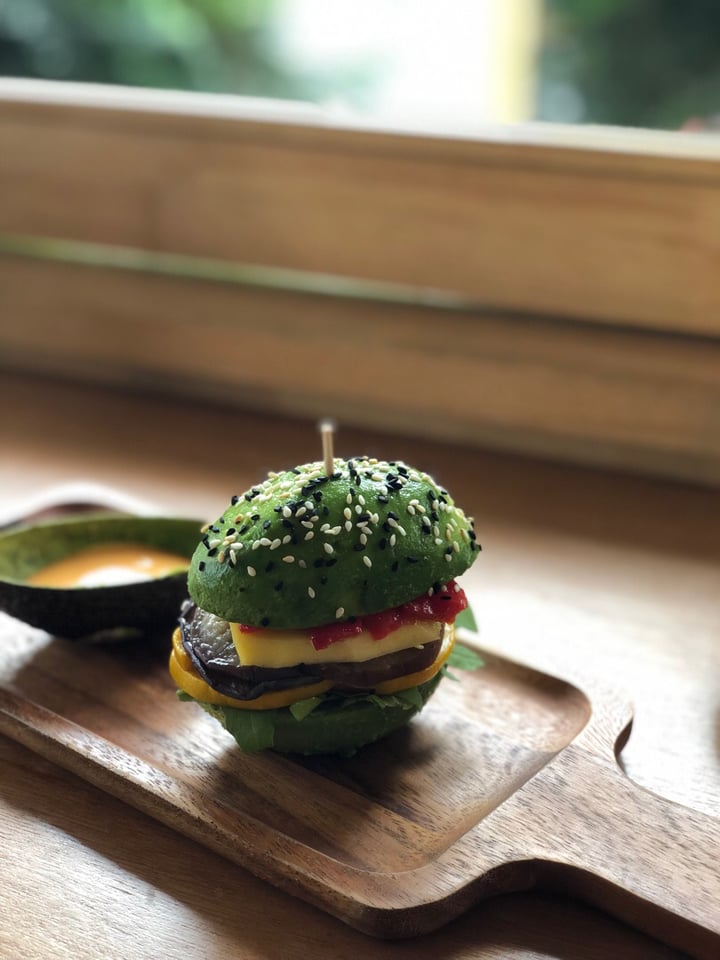 photo of The Good Co. Cafe Avocado burger shared by @jovin on  25 Aug 2019 - review