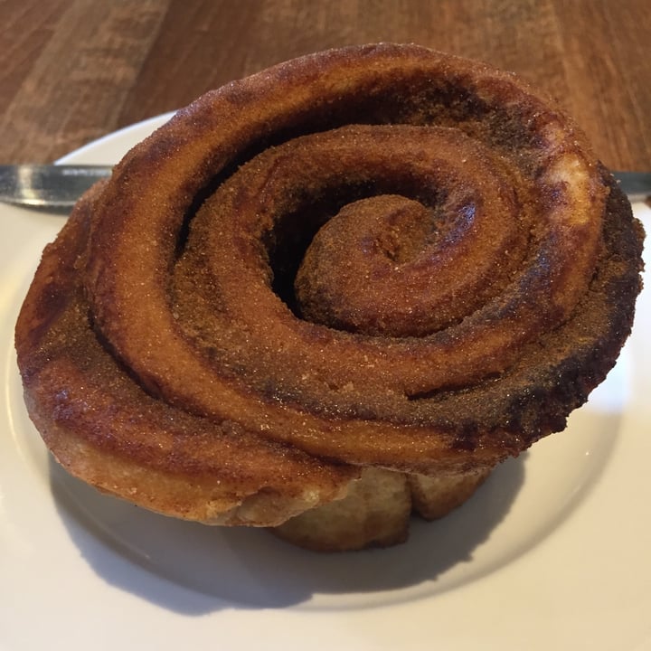 photo of Coffee#1 Cheltenham Cinnamon bun shared by @naomivegan on  04 Apr 2022 - review