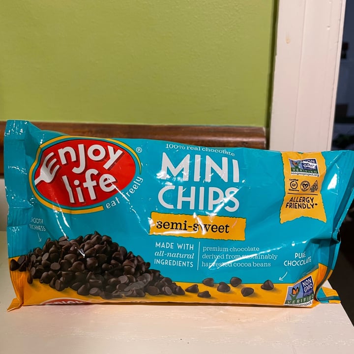 photo of enjoy life chocolate chips enjoy life chocolate chips shared by @omifan on  26 May 2022 - review