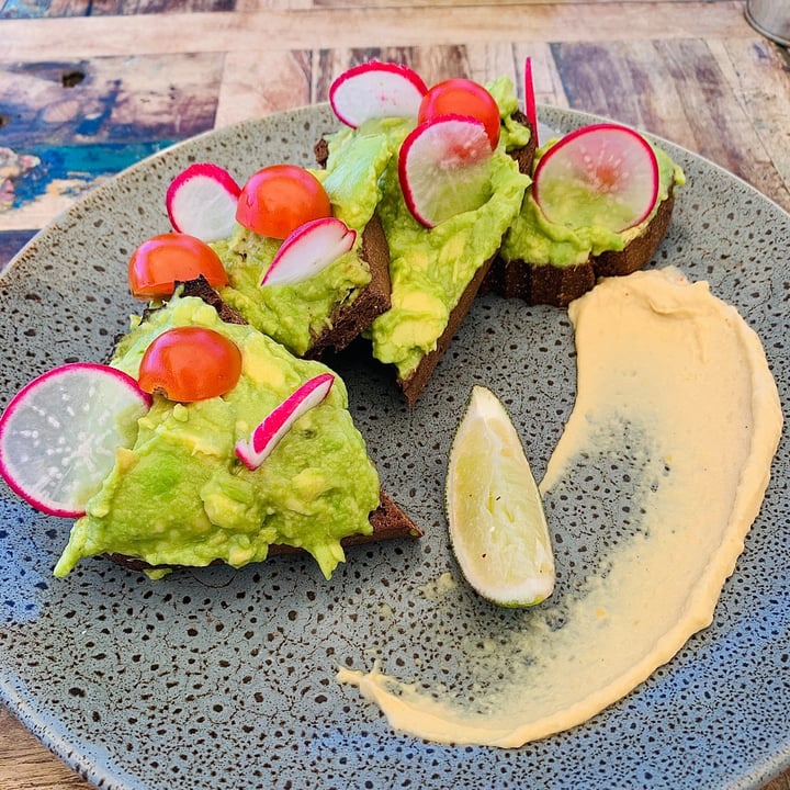 photo of Little Clive Cafe Avo on Toast shared by @georginakreutzer on  31 Dec 2020 - review