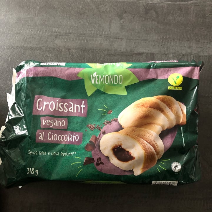 photo of Vemondo Croissant Vegano Al  Cioccolato shared by @lisasry on  09 Jan 2022 - review