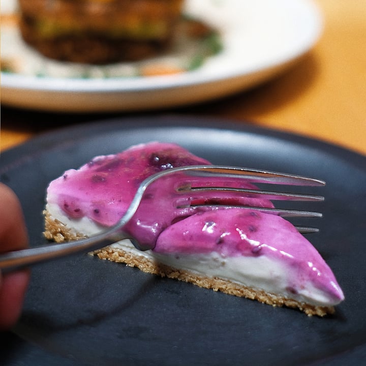 photo of Manggis in Canggu Blueberry cheesecake shared by @veganbastard on  04 May 2021 - review