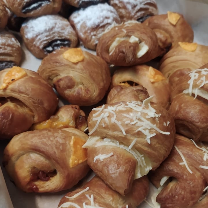 photo of Santoni - When Food is the Solution Croissants shared by @marmotavegancone on  25 Feb 2022 - review