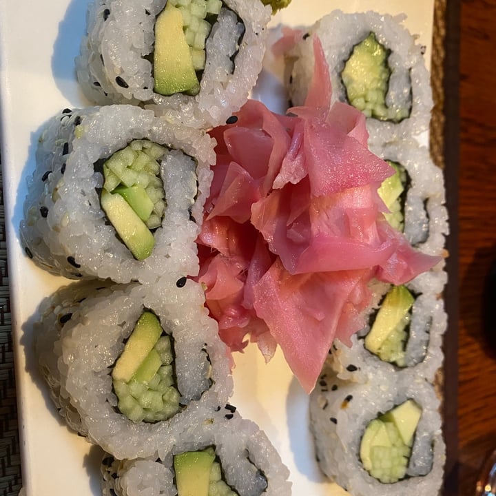 review photo of Simply Asia Atlas Mall Vegetable sushi inside out rolls shared by @renek123 on 25 May 2021 - review