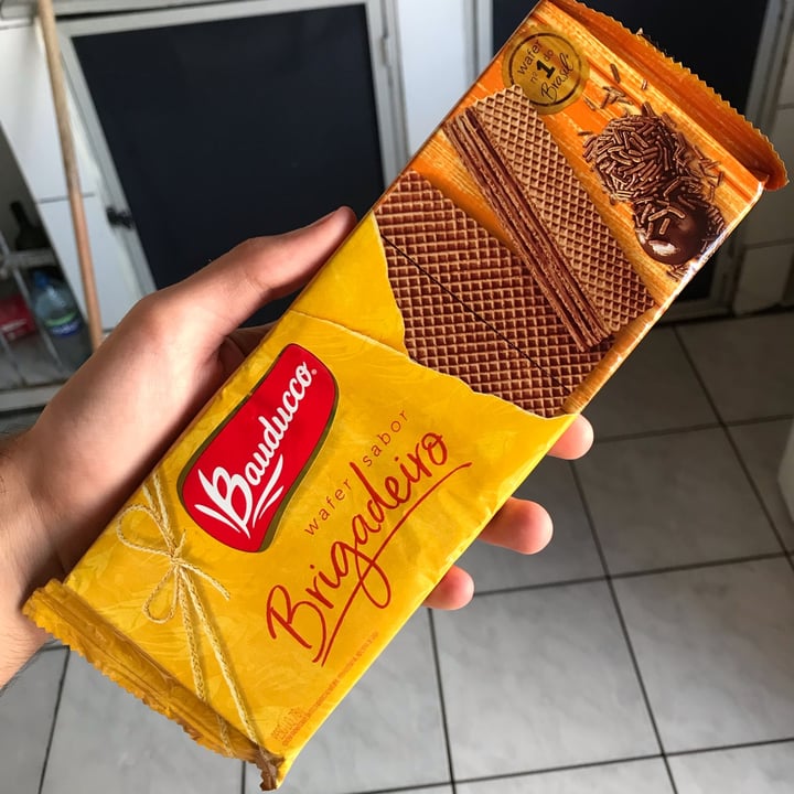review photo of Bauducco Wafer sabor brigadeiro shared by @lbarthur on 06 Oct 2021 - review