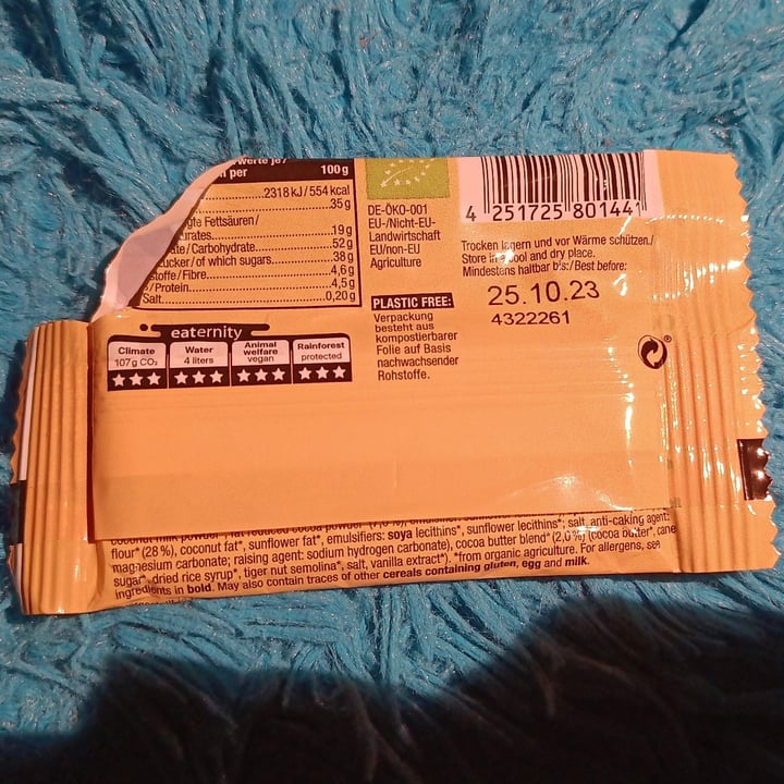 review photo of Veganz Wafer Choc Bar Dark shared by @veganfor on 15 Dec 2022 - review