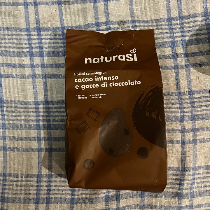 photo of Natura Sì Frollini Semintegrali Cacao Intenso E Gocce Di Cioccolato shared by @azzuuu on  31 Oct 2022 - review