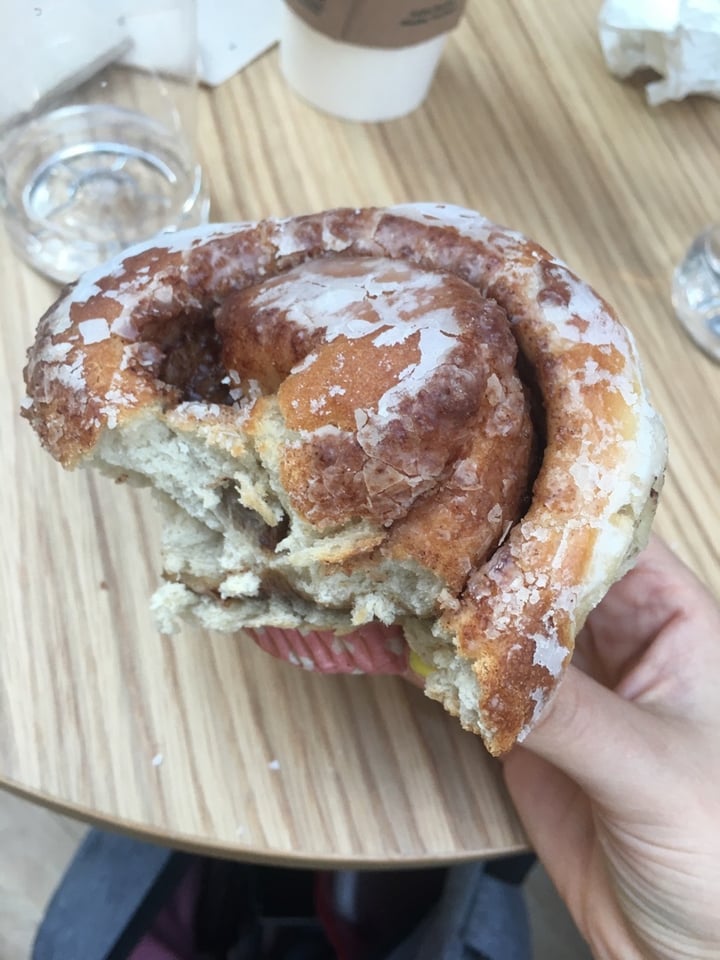 photo of Delish Vegan Doughnuts Cinnamon roll shared by @braldo on  10 Jan 2020 - review