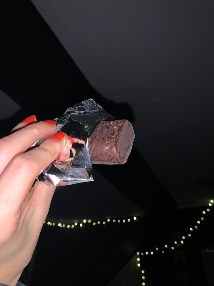 review photo of thinkThin High Protein Bar Plant Based Sea Salt Chocolate Almond shared by @gaxcelson on 22 Jan 2020 - review
