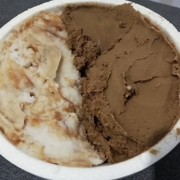 photo of Bramasole home Helado Sabor Coco Con Dulcw De Leche + Dulce De Leche shared by @analizgav on  21 May 2020 - review