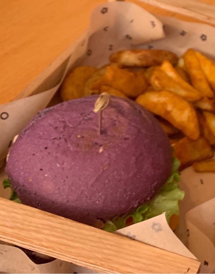 review photo of Flower Burger Purple Burger shared by @travelling777 on 23 Jul 2022 - review