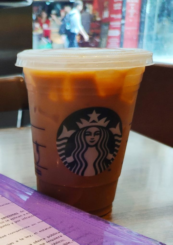 photo of Starbucks Ice latte con leche de almendras shared by @agosq1 on  15 Nov 2019 - review