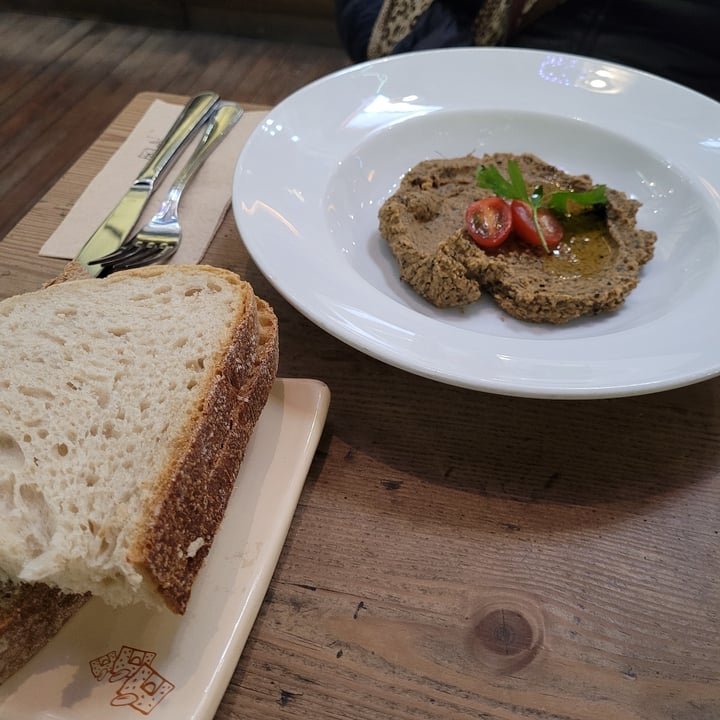 review photo of Le Pain Quotidien Babaganush shared by @elielieli on 22 Sep 2021 - review