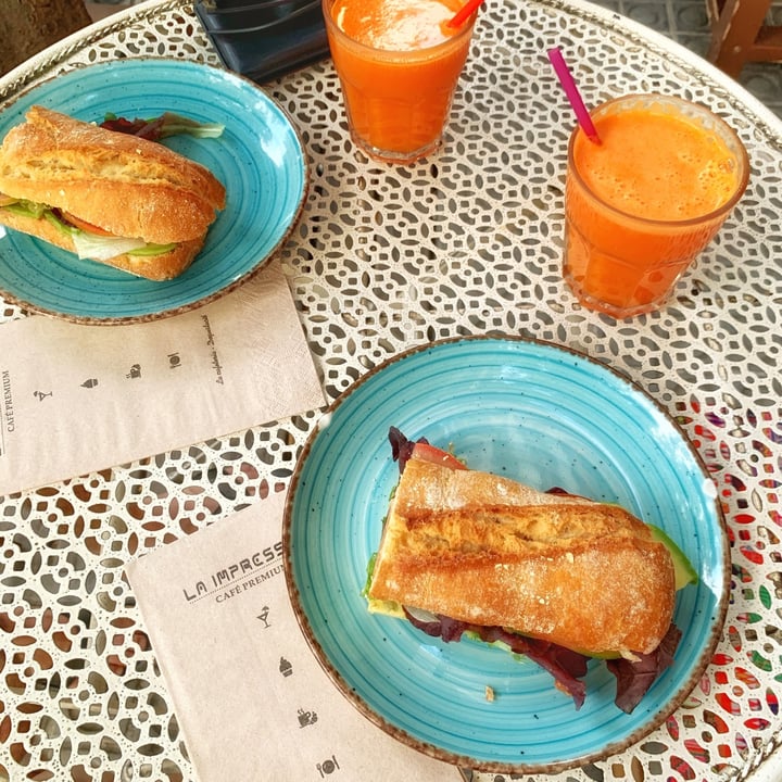 photo of Cafeteria La Impresión-Vilamari Bocata de avocado Y mix de verdes Con Jugo De Naranja Y Zanahoria shared by @virginiareyg on  02 Sep 2020 - review