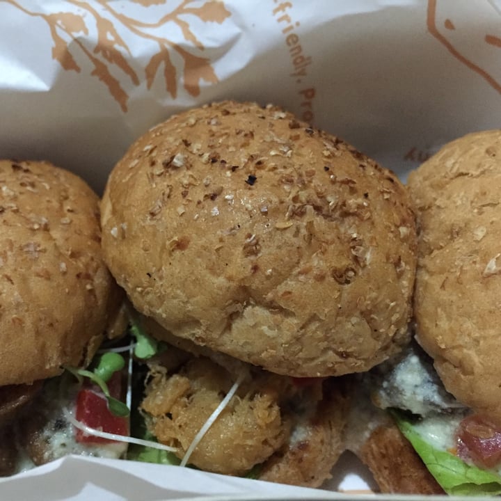 review photo of Burgreens The Breeze Mini Trio shared by @erikaeats on 28 Oct 2021 - review
