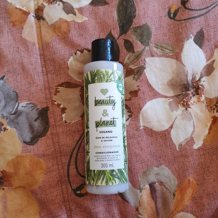 review photo of Love Beauty and Planet Condicionador Óleo de Melaleuca e Vetiver shared by @longjourney on 25 Apr 2022 - review