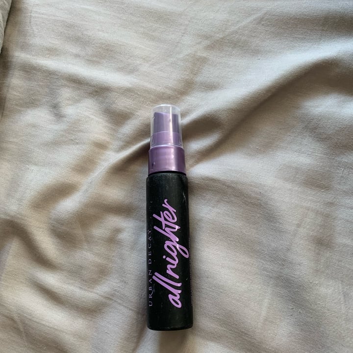 photo of Urban Decay All nighter Makeup Setting Spray - Long Lasting shared by @cameroncunningham on  17 Jan 2022 - review