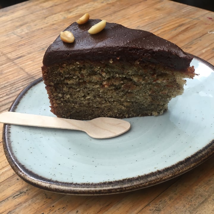 photo of Cafe Leon Interior 6 Local 3 Paseo Del Faro Torta de Banano con chocolate shared by @veganliz on  05 Apr 2022 - review