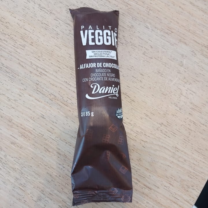 review photo of Daniel Helados palito helado alfajor de chocolate con almendras shared by @pedromiguelgallardo on 24 Oct 2022 - review