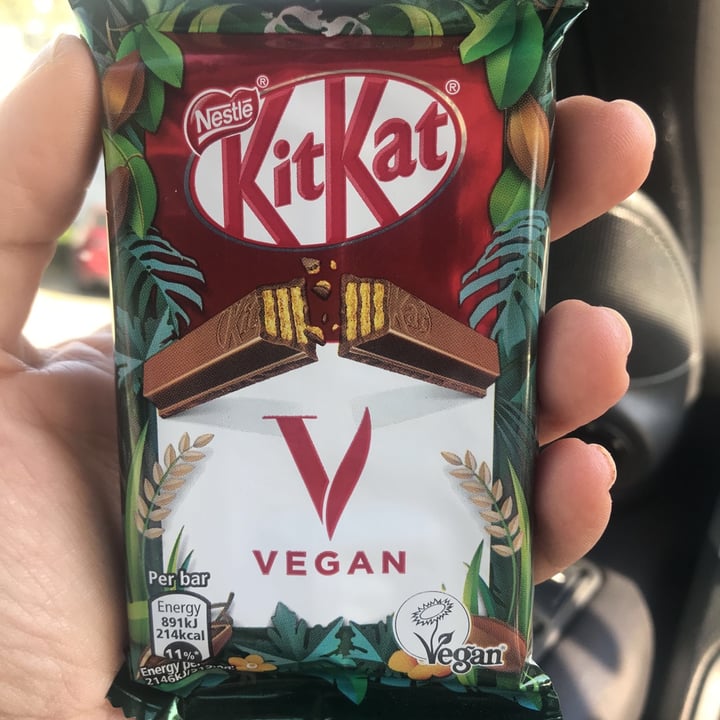 photo of Nestlé Kitkat Vegan shared by @afroditi222 on  02 Sep 2021 - review