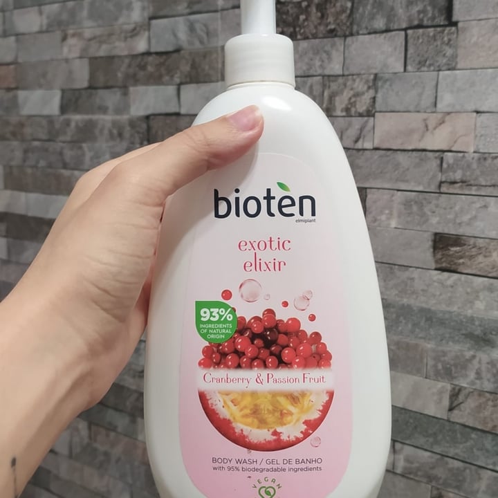 review photo of Bioten Moisture Miracle shared by @lilituga on 12 May 2022 - review