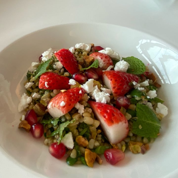 photo of Artemis Grill Freekeh & Strawberry Salad shared by @tabs on  07 Dec 2021 - review