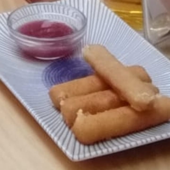 review photo of La Vegana Palitos de Queso Frito shared by @irenesc on 03 May 2021 - review