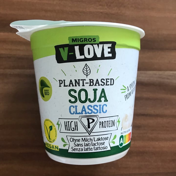 photo of Migros V-Love Plant Based Soja shared by @liviaslunch on  03 Jul 2022 - review