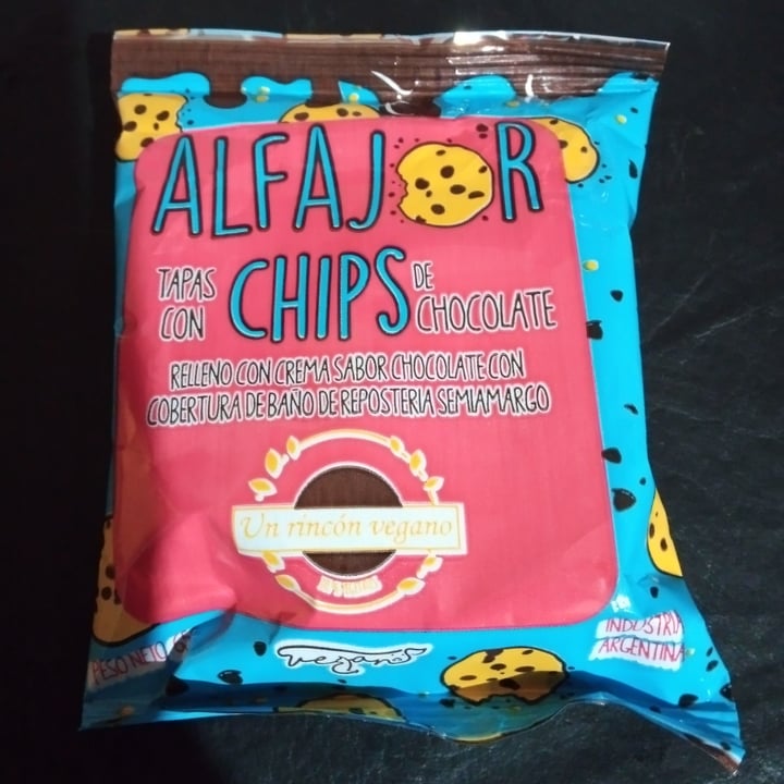 review photo of Un Rincón Vegano Alfajor tapas con chips de chocolate shared by @cintiahellsing on 06 May 2022 - review