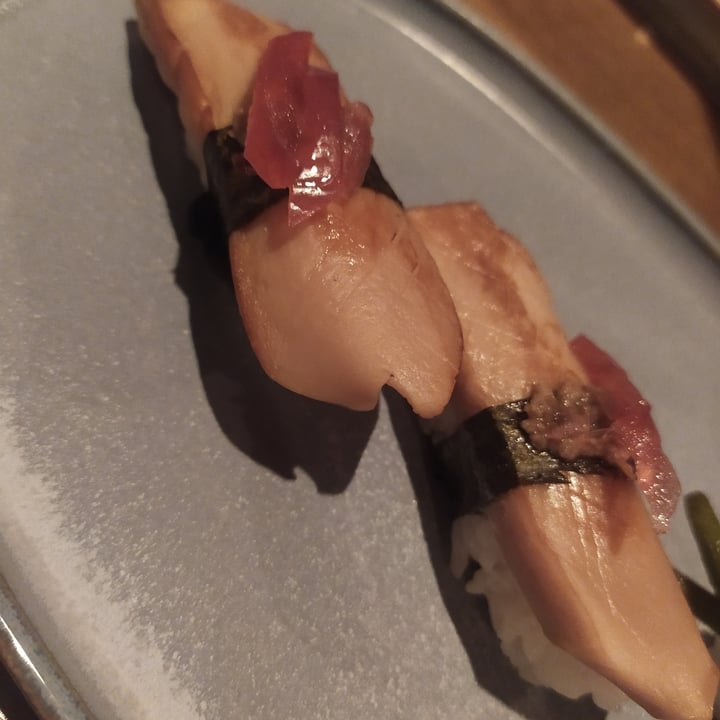 photo of NORI WAY Nigiri Funghi Oyster shared by @mayagiglio on  16 Nov 2022 - review
