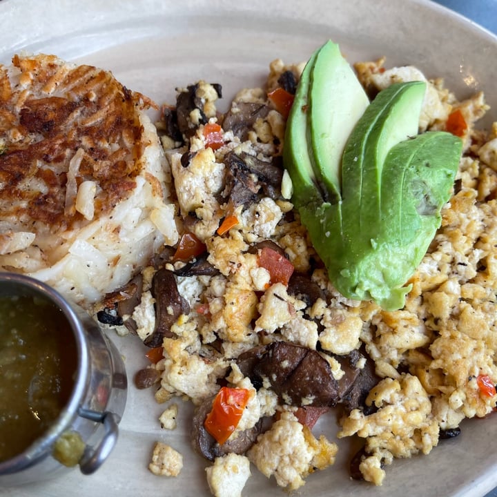 photo of Snooze an A.M. Eatery Tofu Scramble shared by @kshade27 on  30 Sep 2021 - review