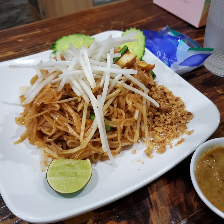 photo of Thai Vegetarian Food Pad Thai Noodles shared by @moosewong on  04 Jun 2022 - review