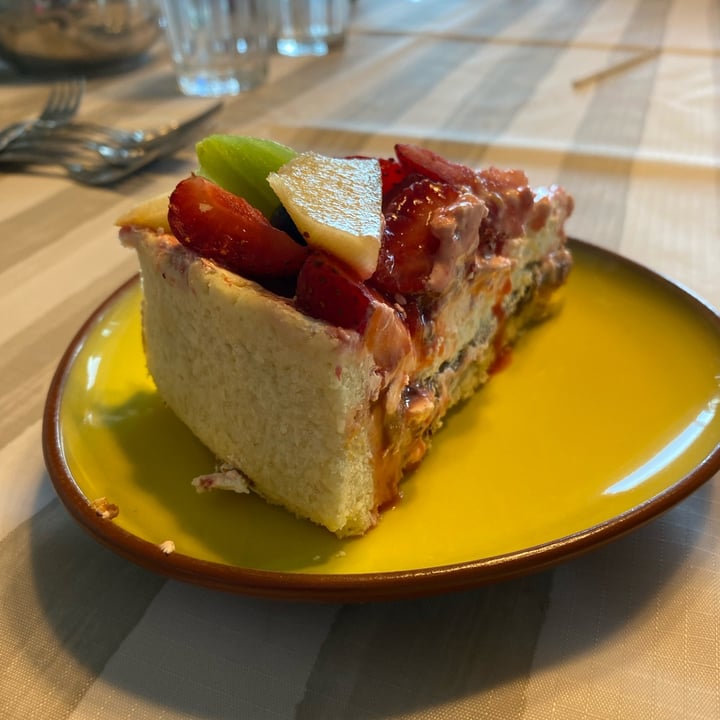 review photo of Las almendras pasteleria Las almendras shared by @deborabio on 27 Nov 2022 - review