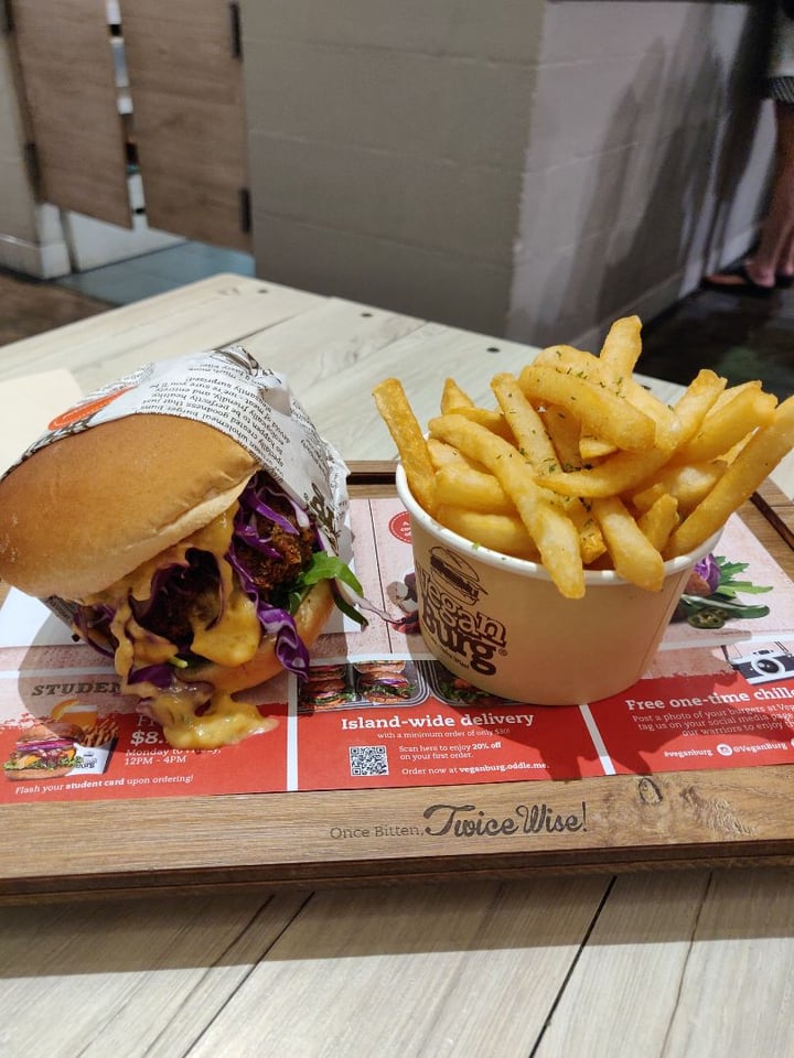 photo of VeganBurg Singapore Trufflebello Burger shared by @hownowbrownkow on  01 Dec 2019 - review