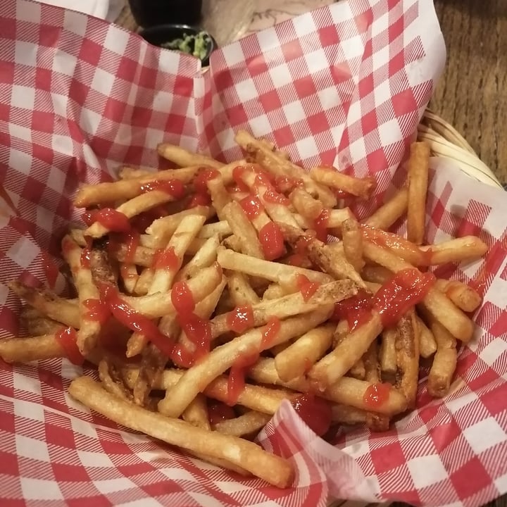 review photo of La Cervecería de Barrio Polanco Papas Fritas shared by @flan on 08 Dec 2020 - review